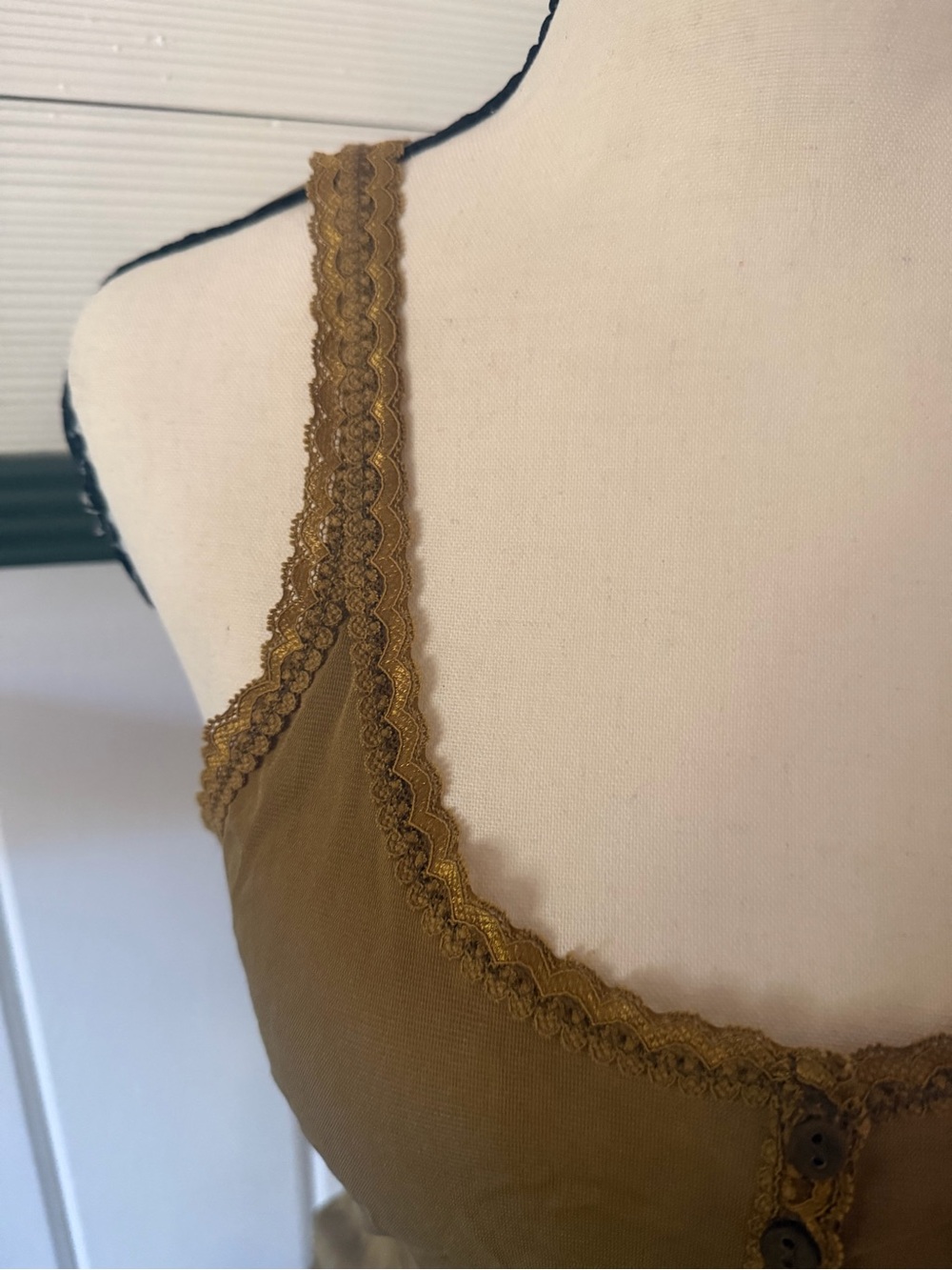Free People all or nothing sheer Olive Green Lace Trim Henley Tank - NWT - M - Picture 6 of 8